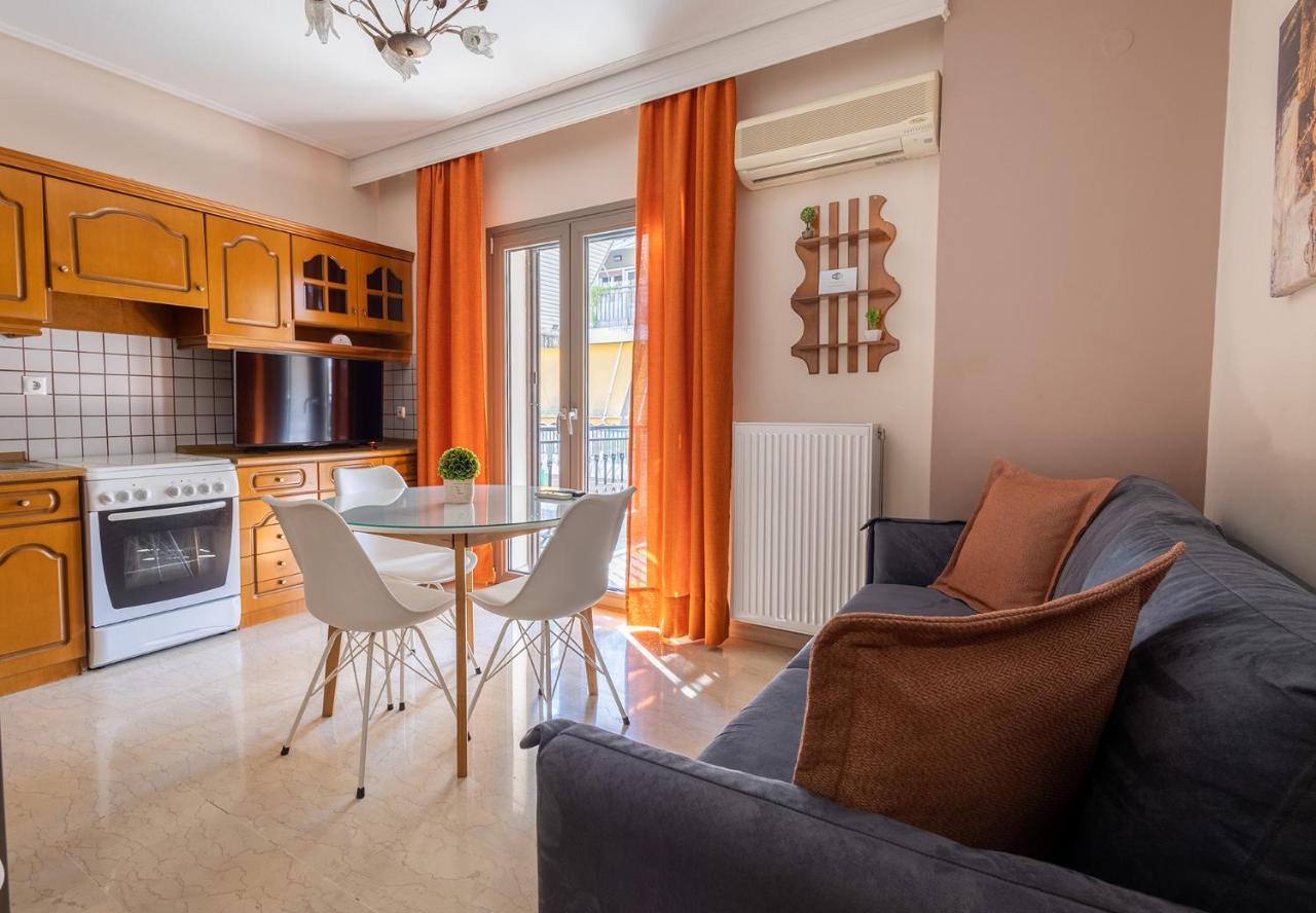 Your Cozy Six Street Apartment لاريسا المظهر الخارجي الصورة
